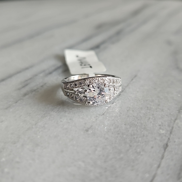 925 Sterling Silver ring, size 5 - Picture 2 of 3